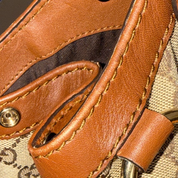 Gucci Tan and Brown Monogram Shoulder Bag - Picture 7 of 8